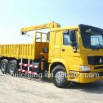 Famous brand howo truck mounted crane for hot sales-ZZ1167M4617D1