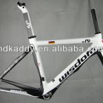 black and white painting road bike with 700c wheelset