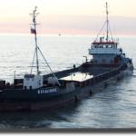 Split hopper barge for charter-
