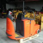 2005 LINDE P20 electric tow tractor-